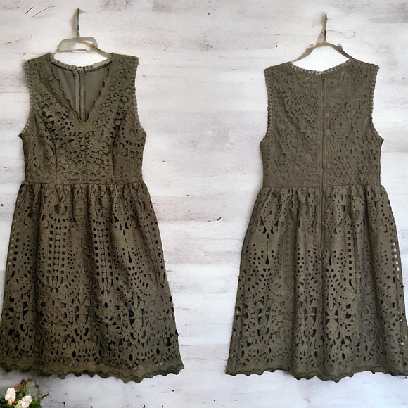 ALTAR’D STATE LACE DRESS. BEAUTIFUL GREEN OLIVE LINED DRESS. LIKE NEW! - Picture 3 of 15